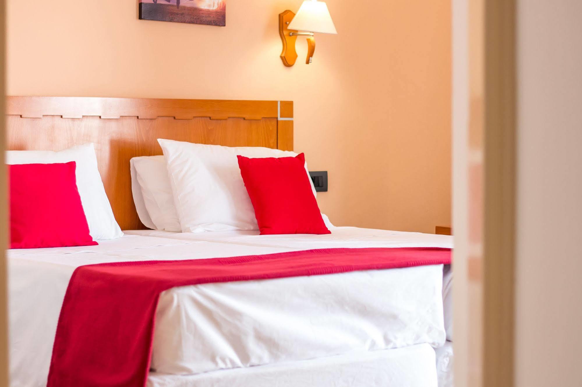 Kahlua Hotel Apartments Rhodes City Eksteriør billede